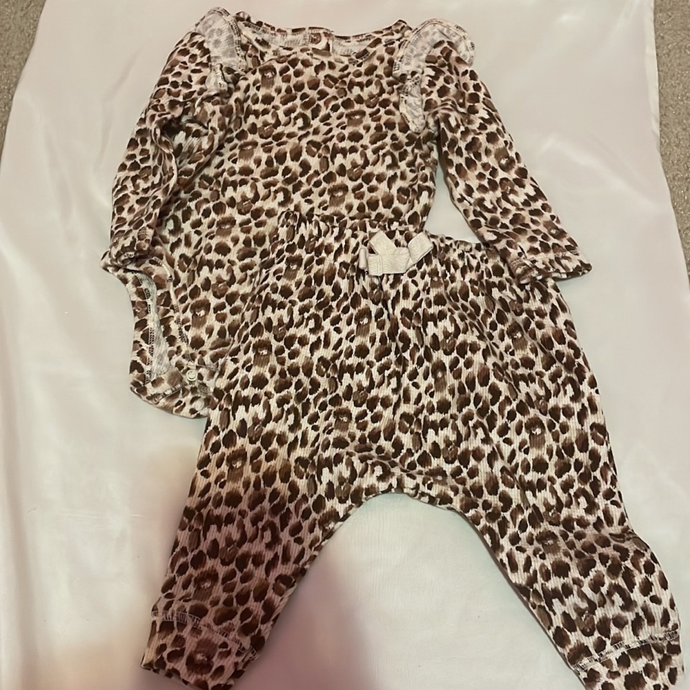 Old Navy Set - Picture 2 of 2